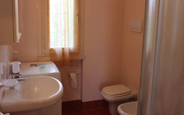 Welcoming Holiday Home in Lazise with Garden near Lake Garda