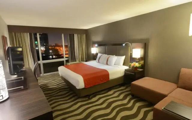 Holiday Inn Dallas Central Park Cities