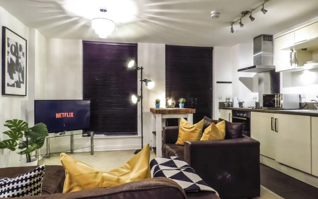 Tudors eSuites Birmingham Apartments with Parking