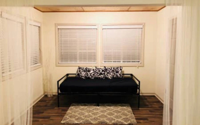 Private 2 Bedroom Midtown Apt