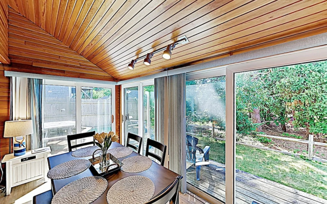 55 West Dennis - 3 Br Home