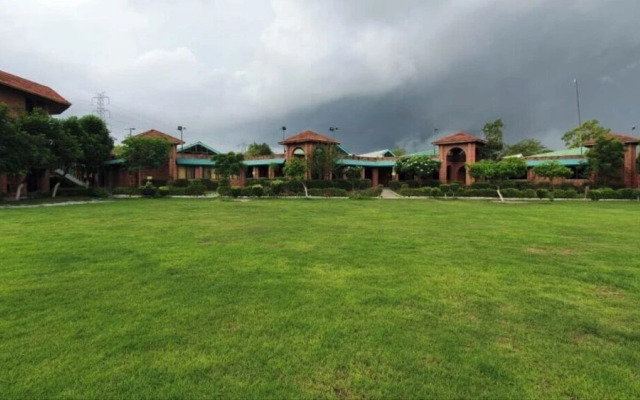 Swapanlok Farms And Resorts