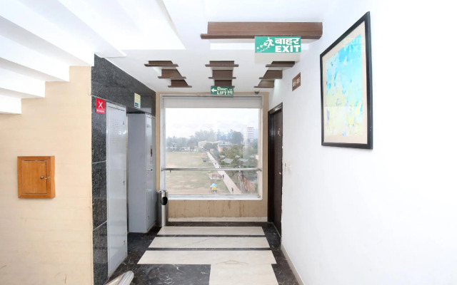 OYO 5121 Hotel Ocean