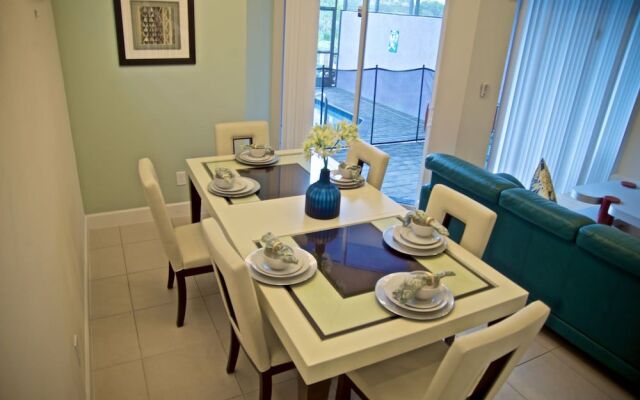 Lexington Vacations Champ by Stark Hosp