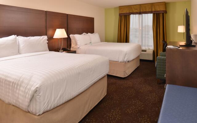 Holiday Inn Express & Suites Dearborn SW - Detroit Area by IHG