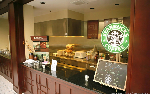Crowne Plaza Suites Arlington by IHG