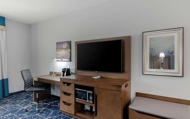 Best Western Plus St. Louis Airport Hotel