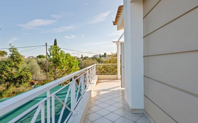 Enchanting Villa in Chalcis with Terrace