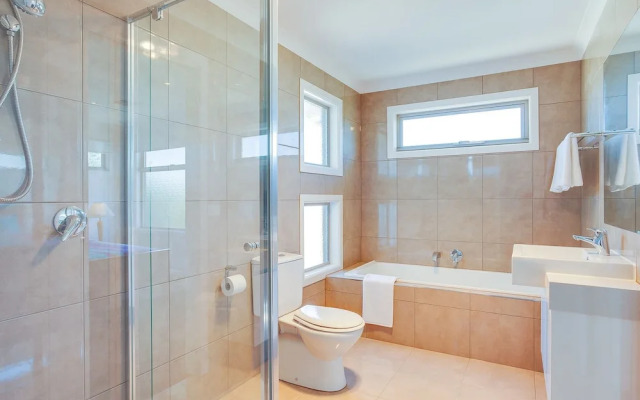 Aquawaters house by Barefoot Beach stays