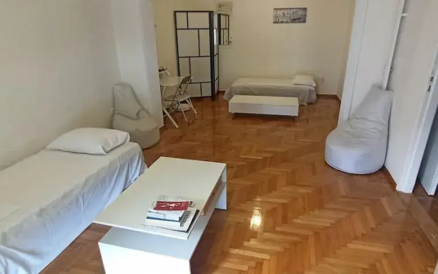 Chris's Athens Home in the Center of Everything