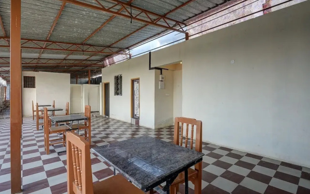 SPOT ON 37153 Karavali Paradise