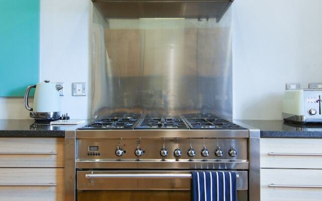 Stylish & majestic 3-bed apartment in Stockbridge