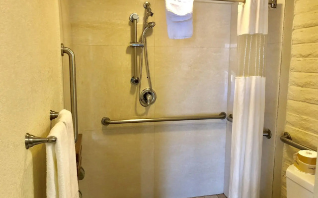Hitching Post Studios Inn