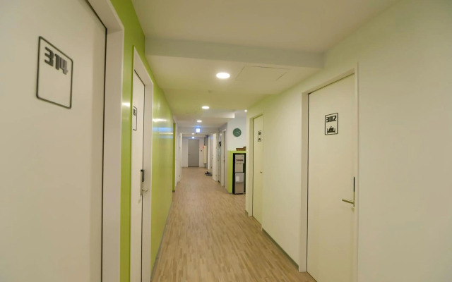 Flyinn Hostel
