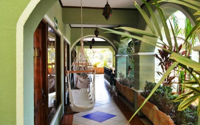 Tamarindo Hostel Resort