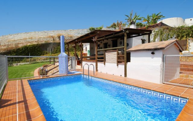 1056 Cortijo Cecilio