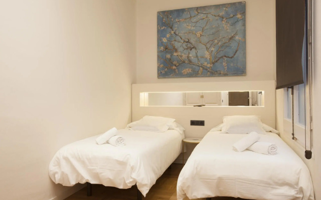 SAGRADA FAMILIA   Sagrada Familia Luxury Flat for 6