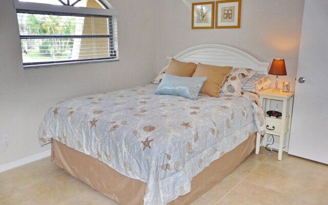 Waterfront Home With Pool and Western Exposure