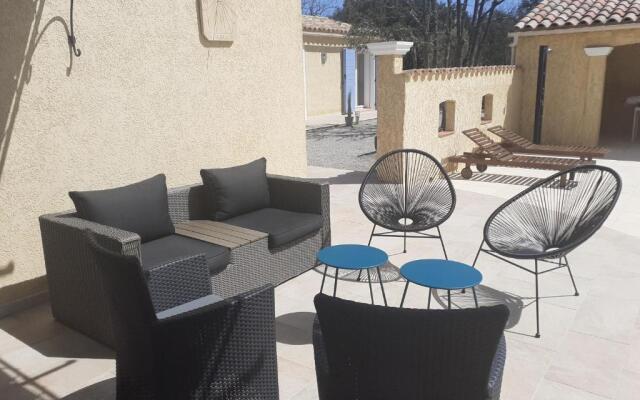 Authentique mas avec piscine en Provence