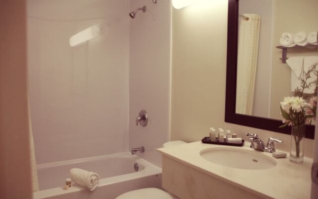 Oak Island Resort & Conference Centre