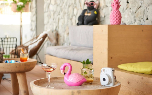 Moxy Patra Marina
