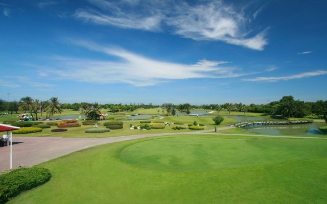 Pinehurst Golf Club & Hotel