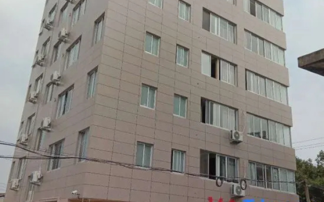 Yueqing 168 Hotel
