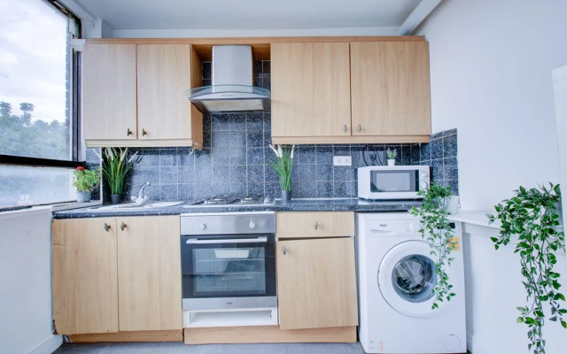 Kilburn Private Family Apartment