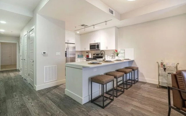 Peaceful Condo Near Bourbon Street