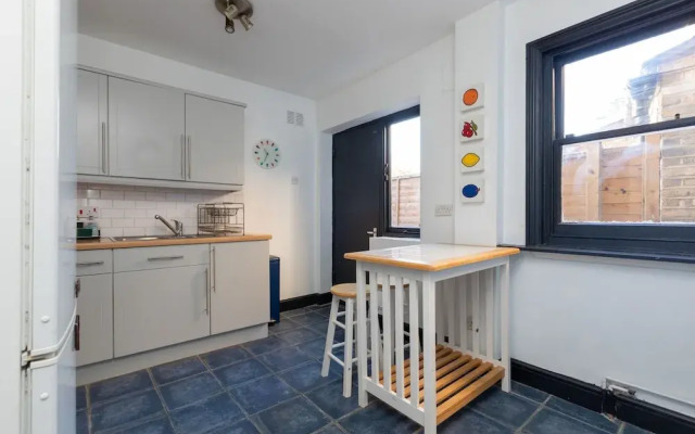 Serene and Spacious 1 Bedroom Garden Flat in Clapton