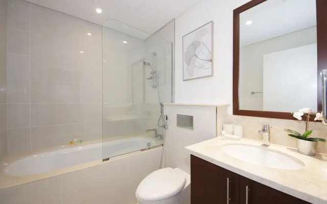 New Arabian Boulevard Cresent