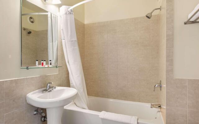 Travelodge by Wyndham Downtown Chicago