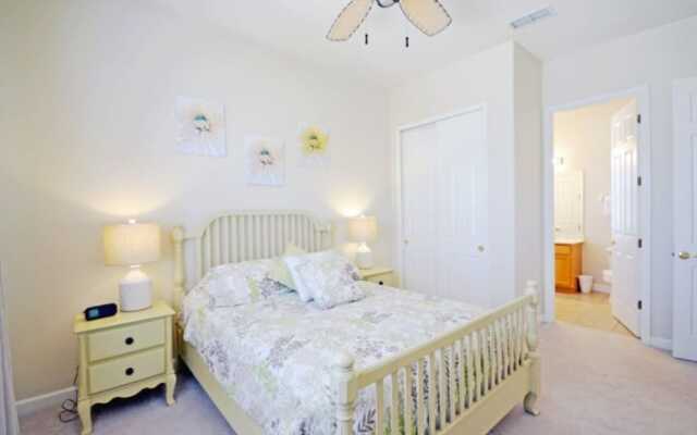 Reunion Retreat 3 Bedroom Home by RedAwning