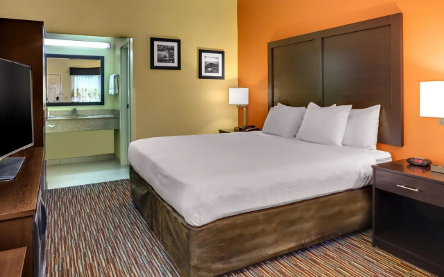 Clarion Pointe Biltmore Village