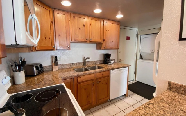 #105 Vail International