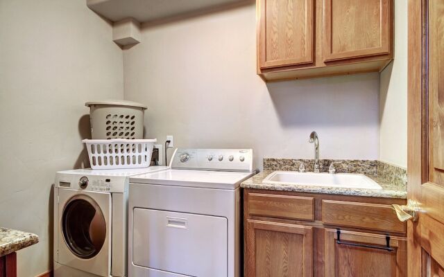 Highlands Trail House 5 Bedroom Home by RedAwning