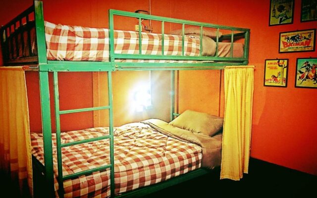 Sleep Ping Bed & River Bar - Hostel