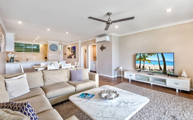 Lagoon 201 on Hamilton Island
