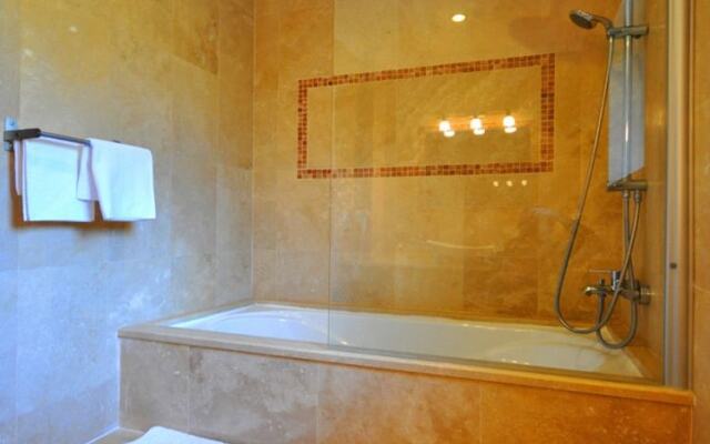 Villa Utku by Akdenizvillam