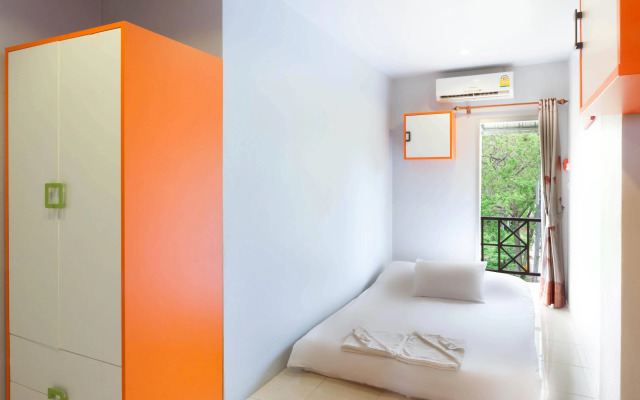 Luna Guesthouse and Travel