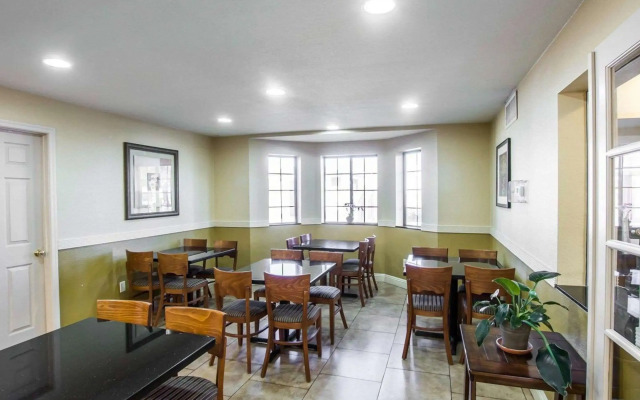 Quality Inn Holbrook near Petrified Forest