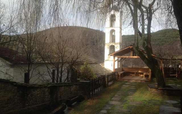 Bazoteva House