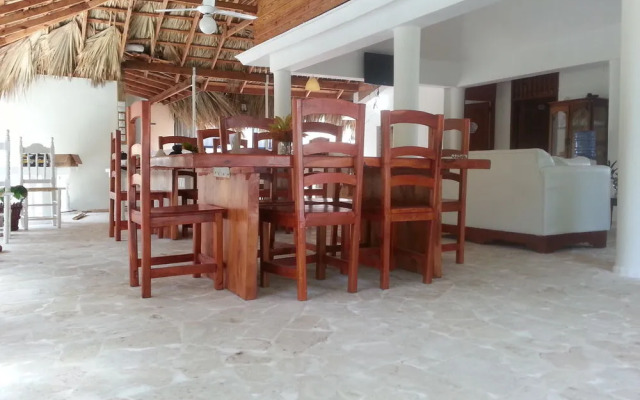 El Paraiso Perdido Beach Hotel