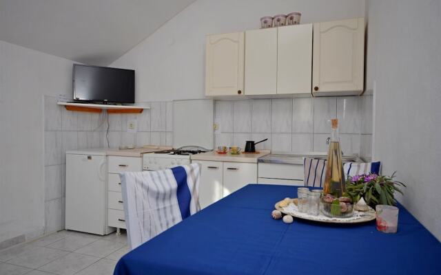 Apartments and Rooms Meri