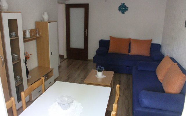 Apartment Mici 1 - great location and relaxing: A1  Cres, Island Cres