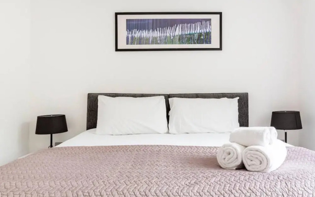 Central London - 2 Beds - Sleeps 4 - Lift