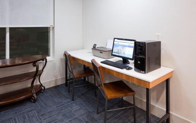 Holiday Inn Express Hotel & Suites Dickinson by IHG
