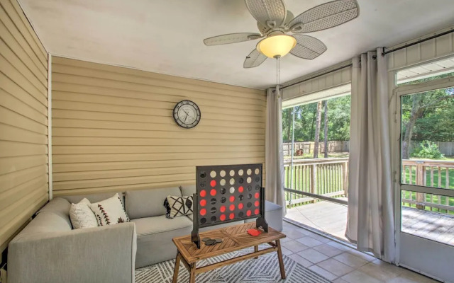 Cozy-modern Pensacola Home: Large Yard, Grill