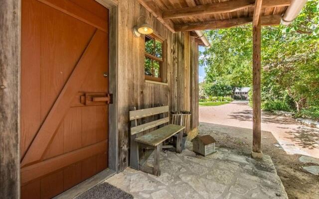 Ada's Peach Street Hideaway - Whole House