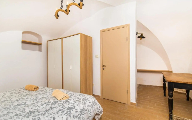 Private House 5 BDR In Mamilla up to 12 People !